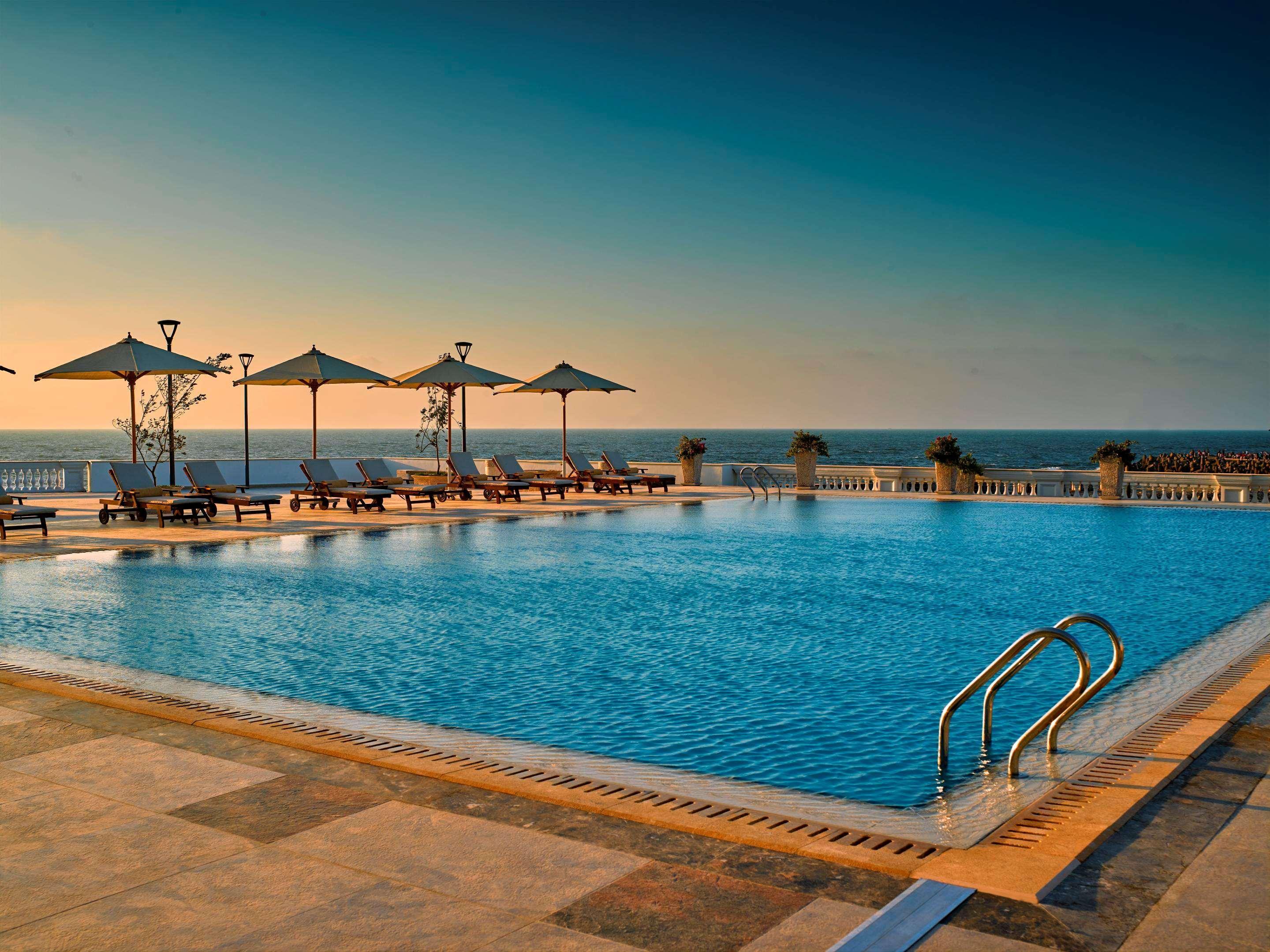 Steigenberger Hotel El Lessan Ras el-Barr Exterior foto The swimming pool at the hotel